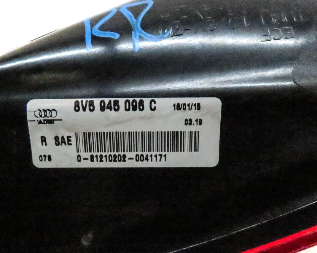 Thumbnail 6: 15-16 AUDI A3 S3 (8V) SEDAN / CONVERTIBLE - RIGHT LED TAILLIGHT BRAKE LIGHT LAMP