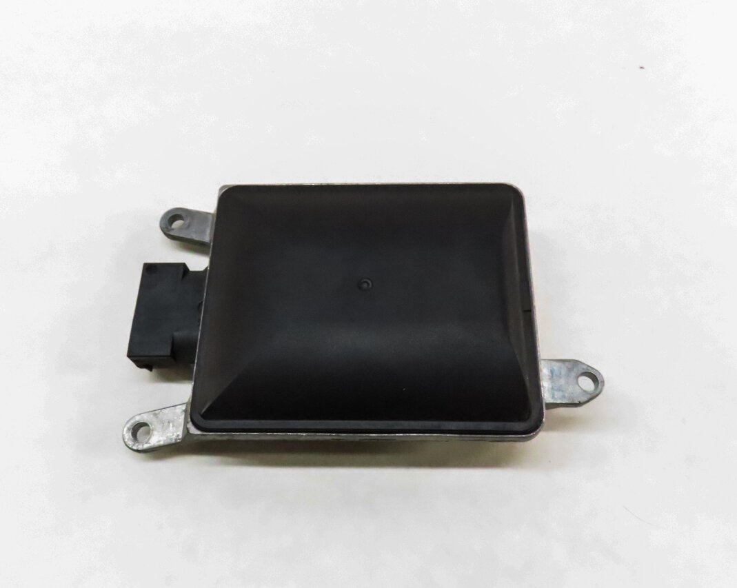 Thumbnail 3: 2015-2016 AUDI A3 S3 (8V) BLIND SPOT RADAR SENSOR MODULE (MASTER)