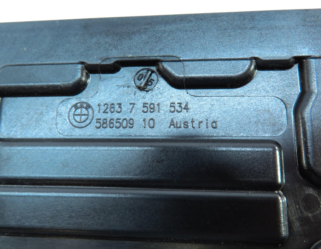 Thumbnail 5: 2014 BMW X3 (F25) INTEGRATED POWER SUPPLY CONTROL MODULE 12637591534