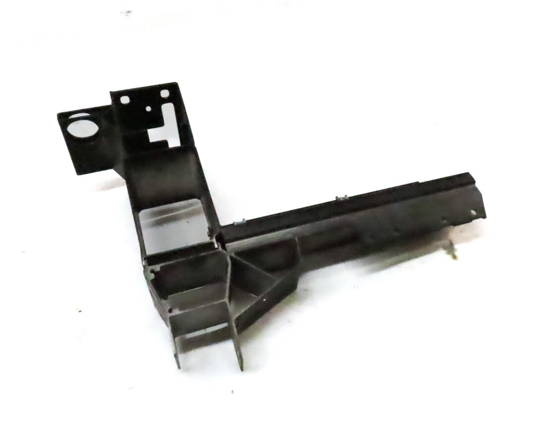 2014 BMW X3 (F25) FRONT RIGHT PASSENGER HEADLIGHT HEAD LIGHT MOUNT BRACKET