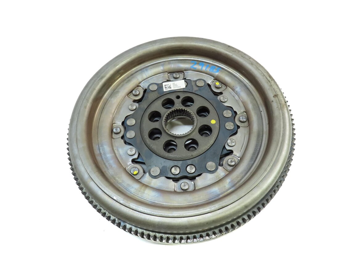 Thumbnail 4: 17-18 AUDI A3 (8V) 2.0L TURBO AUTO AWD SFY TRANSMISSION DUAL MASS FLYWHEEL
