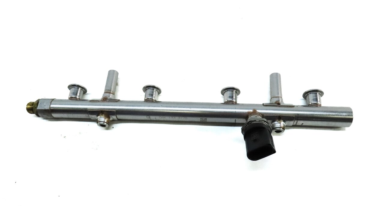 Thumbnail 4: 2017 AUDI A3 (8V) 2.0L TURBO CNTC ENGINE GAS FUEL RAIL 06K133317G