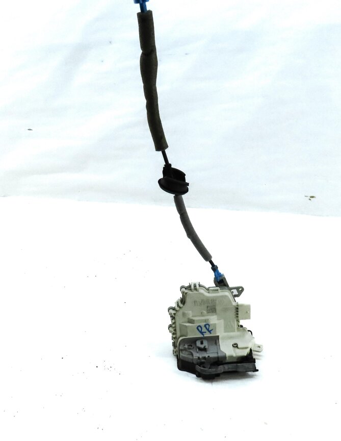 Thumbnail 2: 10-18 AUDI A3 A4 A8 Q3 Q5 S3 S4 SQ5 S8 (B8 D4 4H 8K 8R 8V) RIGHT REAR DOOR LATCH