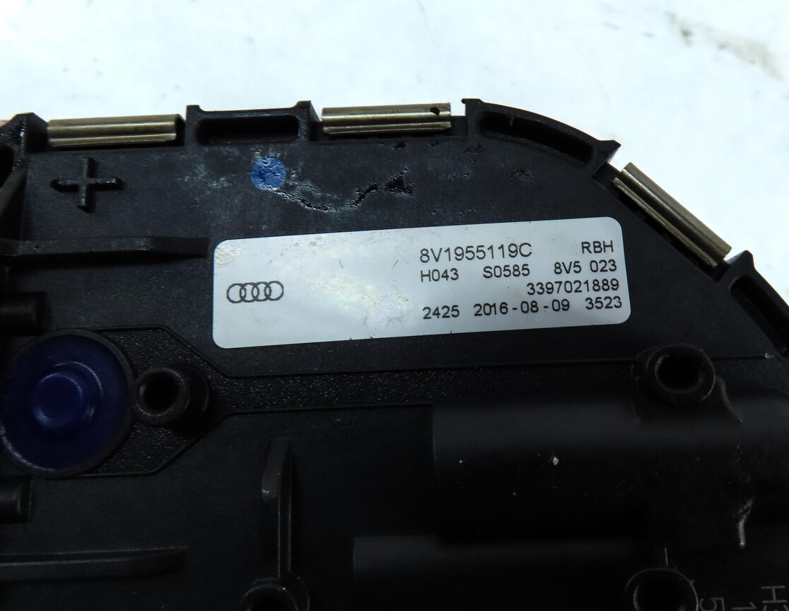 Thumbnail 5: 2015-2018 AUDI A3 S3 RS3 (8V) SEDAN / CONVERTIBLE - FRONT WINDSHIELD WIPER MOTOR