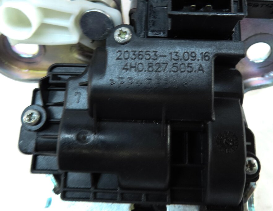 Thumbnail 5: 2017 AUDI A3 (8V) REAR HATCH TRUNK LOCK LATCH ACTUATOR 4H0827505A