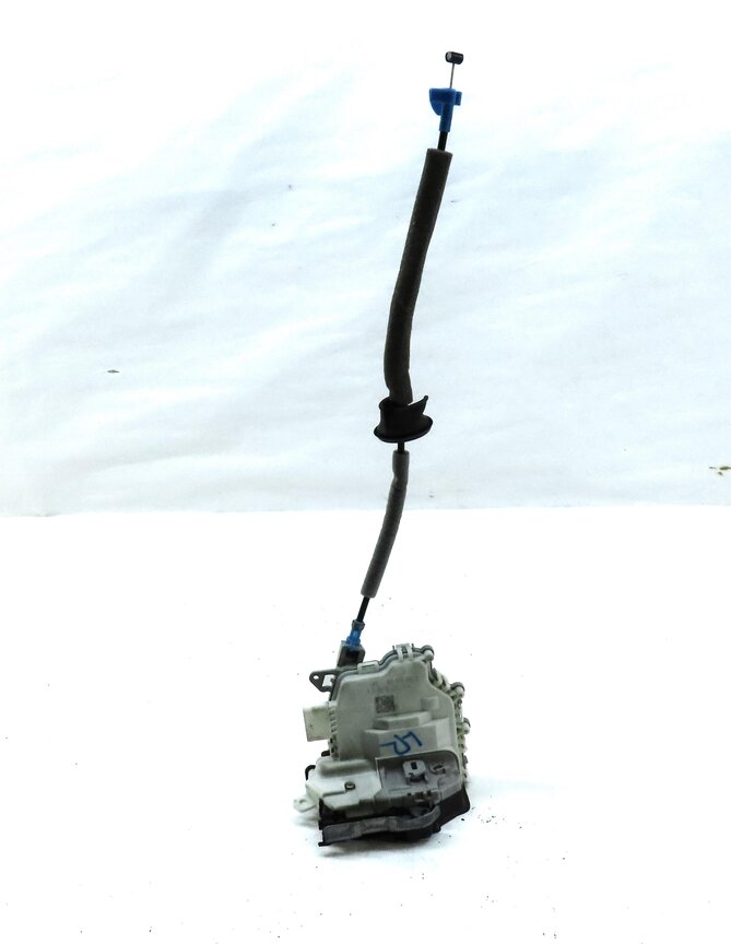10-20 VW PORSCHE AUDI A3 A4 A8 S3 S4 Q5 MACAN PANAMERA - LEFT REAR DOOR LATCH