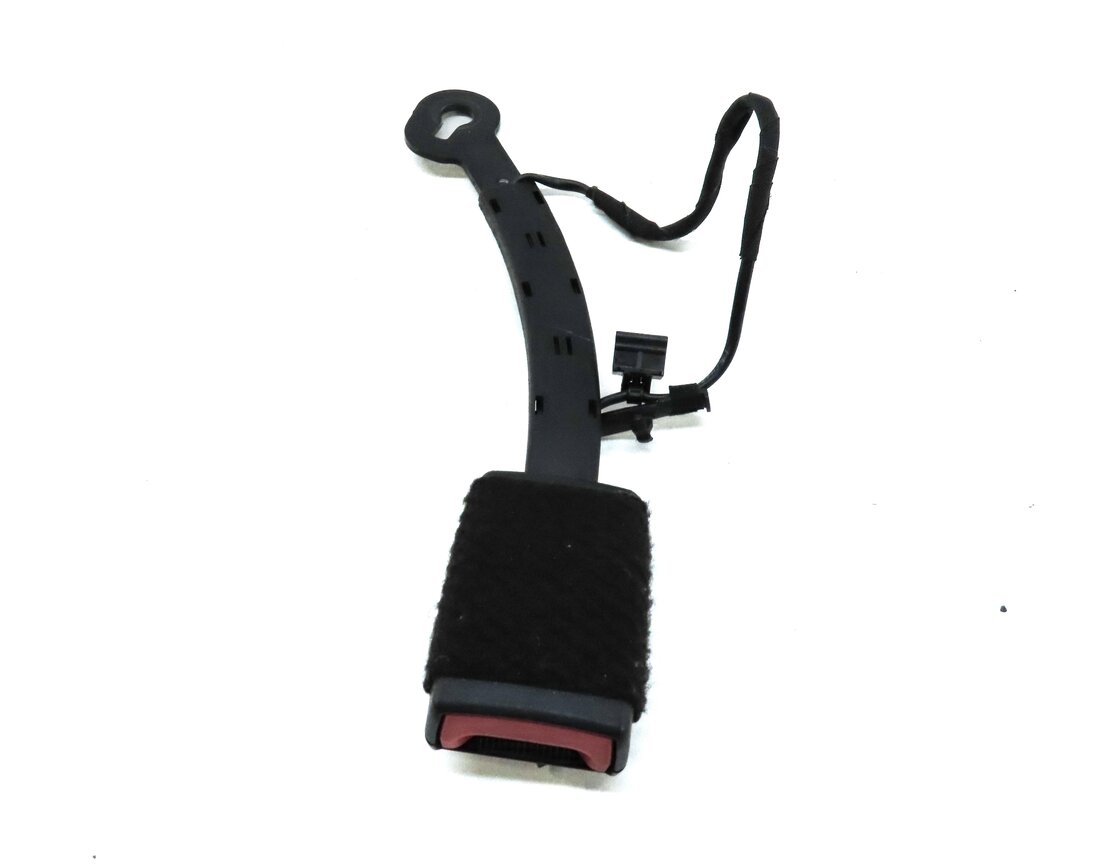 2015-2018 AUDI A3 S3 RS3 (8V) RIGHT FRONT PASSENGER SEATBELT BUCKLE RECEIVER