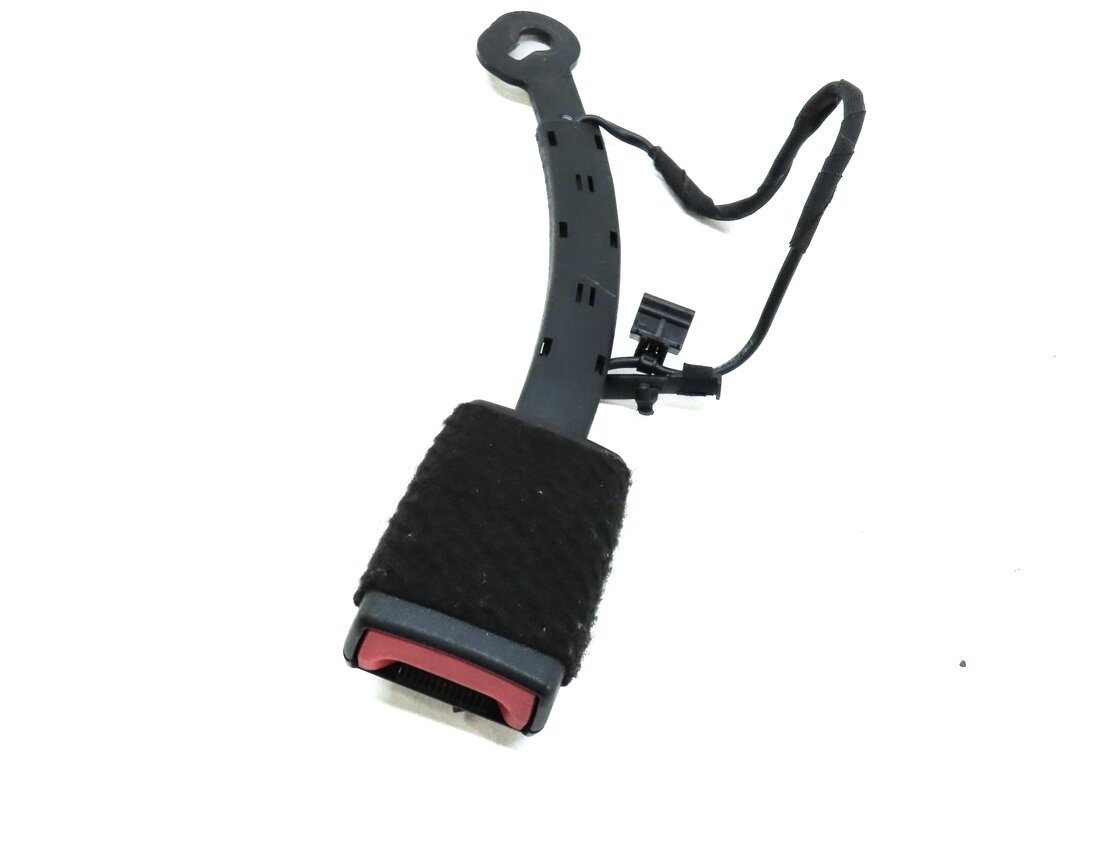 Thumbnail 2: 2015-2018 AUDI A3 S3 RS3 (8V) RIGHT FRONT PASSENGER SEATBELT BUCKLE RECEIVER
