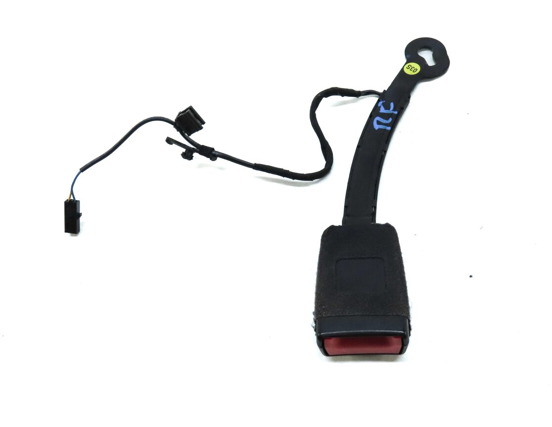 Thumbnail 3: 2015-2018 AUDI A3 S3 RS3 (8V) RIGHT FRONT PASSENGER SEATBELT BUCKLE RECEIVER