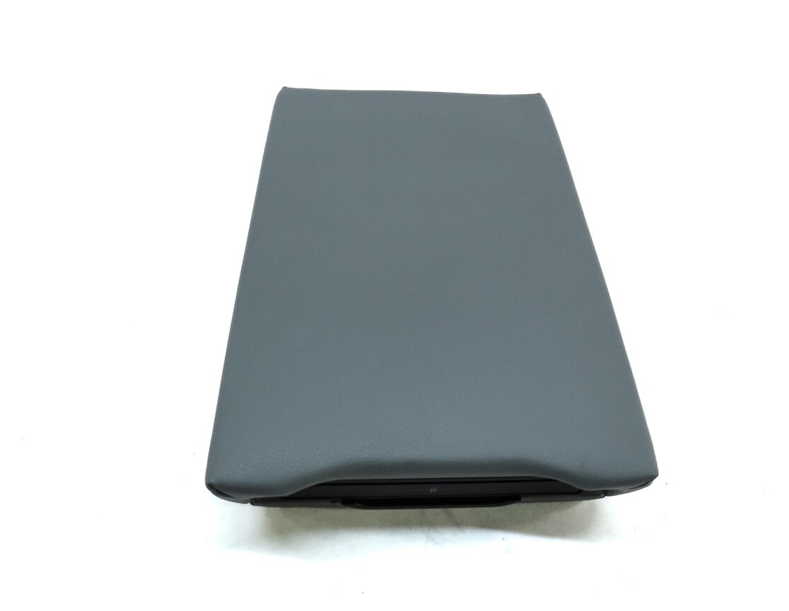 Thumbnail 6: 2017 AUDI A3 (8V) REAR SEAT CENTER FOLD DOWN ARMREST w/ CUPHOLDER (ROCK GRAY)