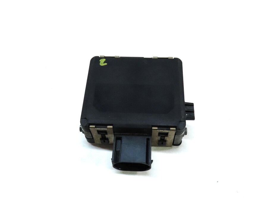 Thumbnail 2: 2017-2019 AUDI A3 S3 RS3 (8V) REAR RIGHT BUMPER BLIND SPOT RADAR SENSOR MODULE