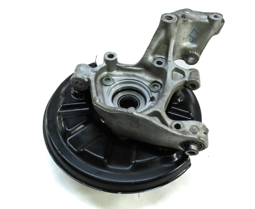 15-19 VW GOLF / AUDI A3 S3 RS3 (8V) AWD - LEFT REAR SPINDLE KNUCKLE WHEEL HUB