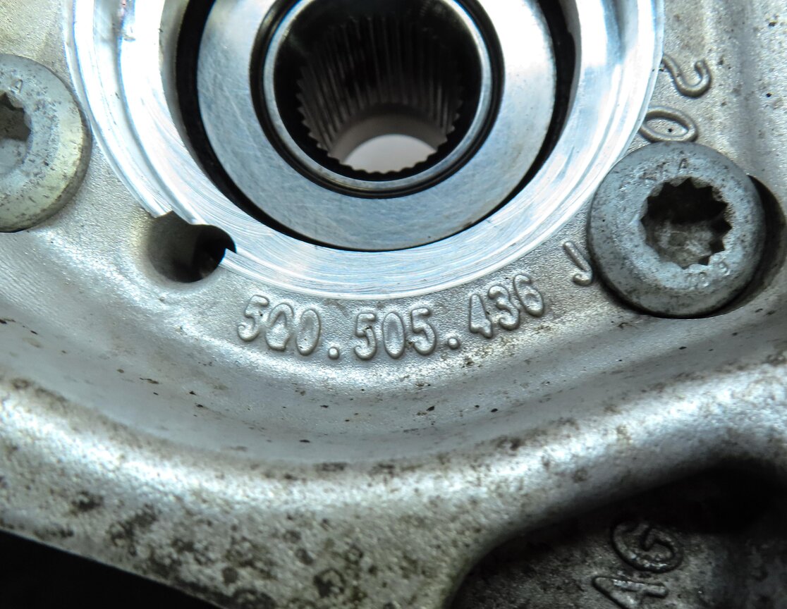 Thumbnail 6: 15-19 VW GOLF / AUDI A3 S3 RS3 (8V) AWD - RIGHT REAR SPINDLE KNUCKLE WHEEL HUB