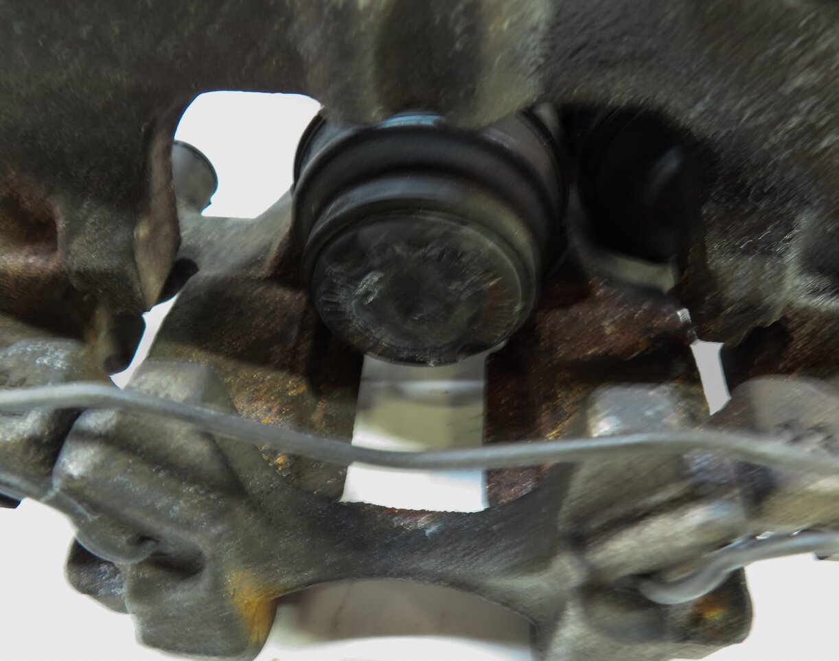 Thumbnail 6: 2015-2018 AUDI A3 (8V) REAR RIGHT PASSENGER ABS DISC BRAKE CALIPER w/ ACTUATOR