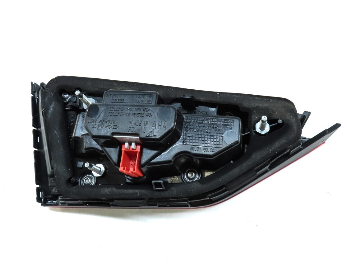 Thumbnail 5: 17-19 AUDI A3 S3 RS3 (8V) REAR RIGHT INNER LID DYNAMIC LED TAILLIGHT TAIL LIGHT