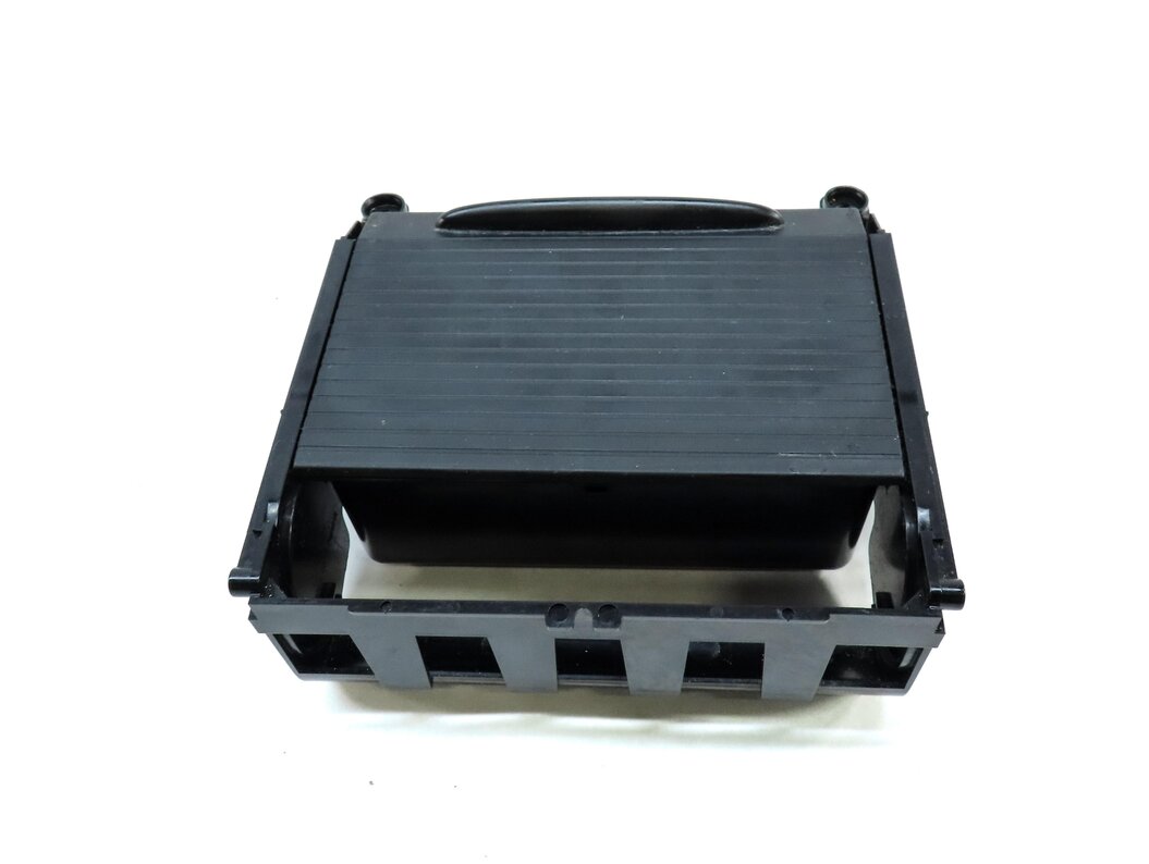 Thumbnail 3: 2006 PORSCHE CAYENNE (955) FRONT CENTER CONSOLE CUPHOLDER (BLACK)