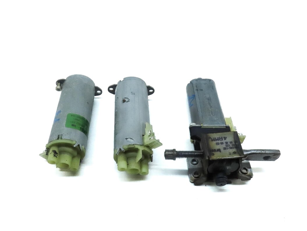 Thumbnail 2: 2006 PORSCHE CAYENNE (955) FRONT RIGHT PASSENGER SEAT TRACK MOTOR SET 3