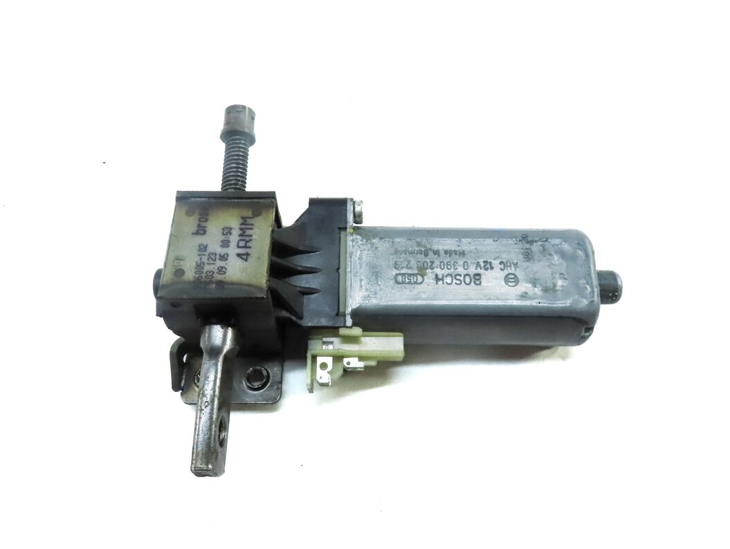 Thumbnail 6: 2006 PORSCHE CAYENNE (955) FRONT RIGHT PASSENGER SEAT TRACK MOTOR SET 3