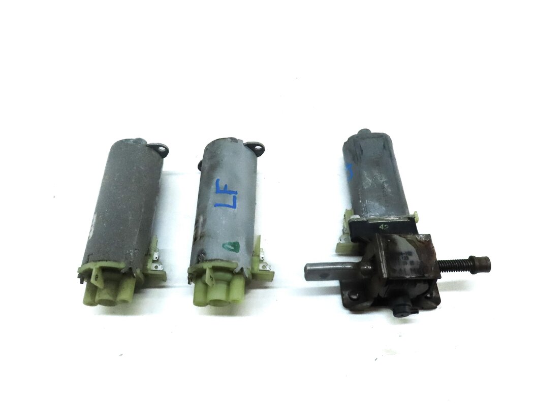 Thumbnail 2: 2006 PORSCHE CAYENNE (955) FRONT LEFT DRIVER SEAT TRACK MOTOR SET 3
