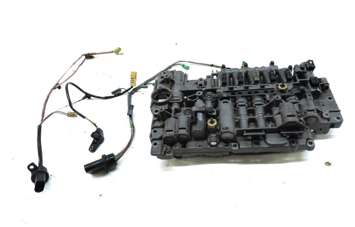 Thumbnail 2: 2003-2006 PORSCHE CAYENNE (955) 3.2L / 4.5L TURBO TRANSMISSION VALVE BODY
