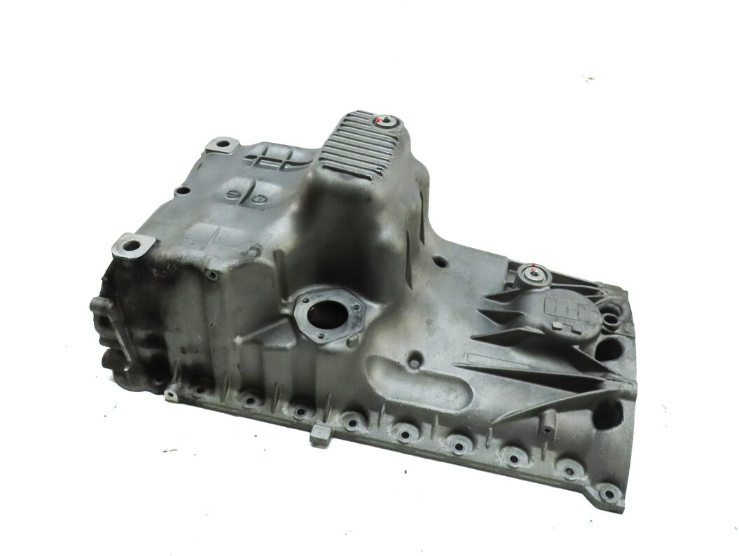 `2003-2006 PORSCHE CAYENNE (955) 4.5L V8 ENGINE - OIL PAN (NON TURBO)