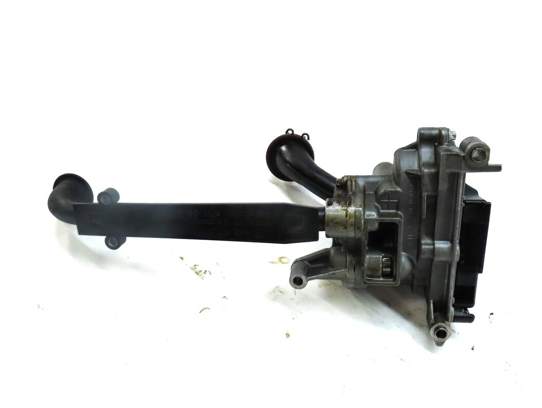 Thumbnail 5: 2006 PORSCHE CAYENNE (955) 4.5L M8 ENGINE OIL PUMP 94810725306