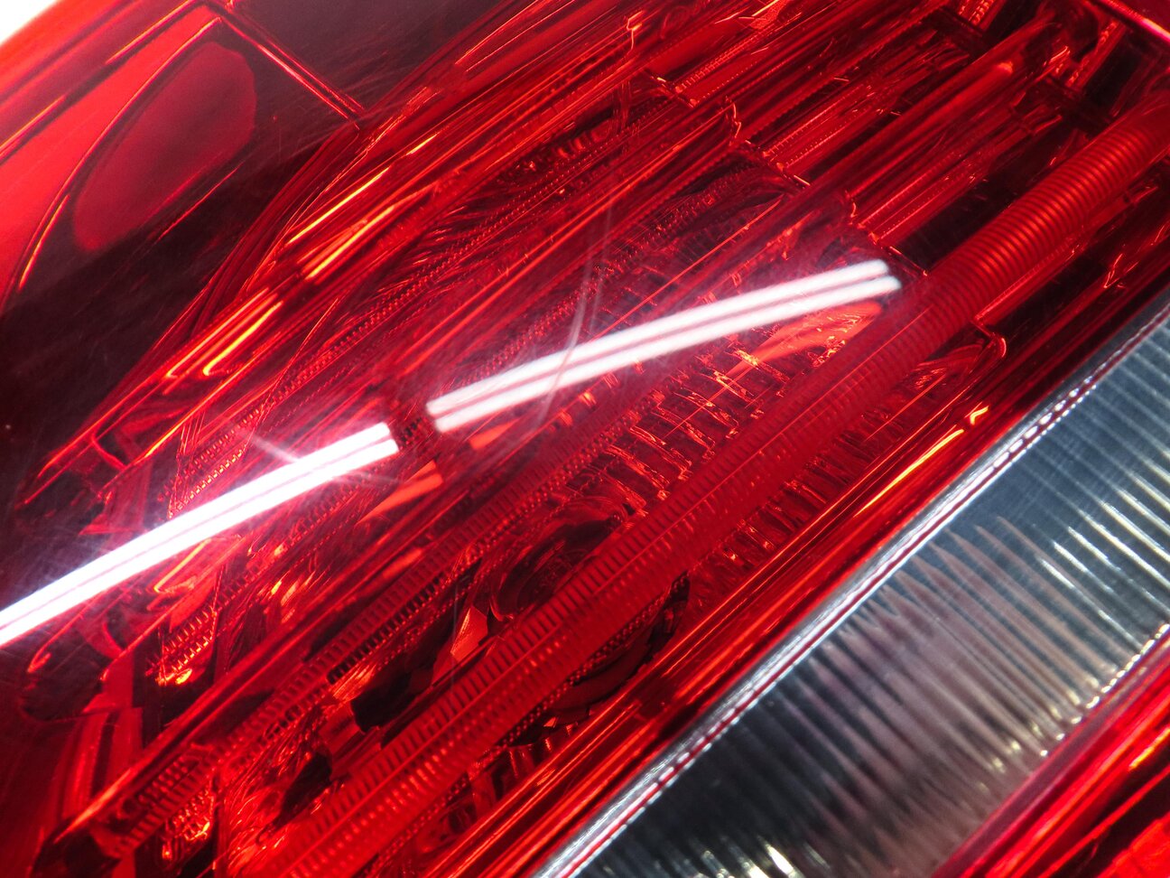 Thumbnail 7: 2008-2012 BMW X6 X6M ///M (E71 E72) LEFT DRIVER REAR INNER TAILLIGHT LIGHT LAMP