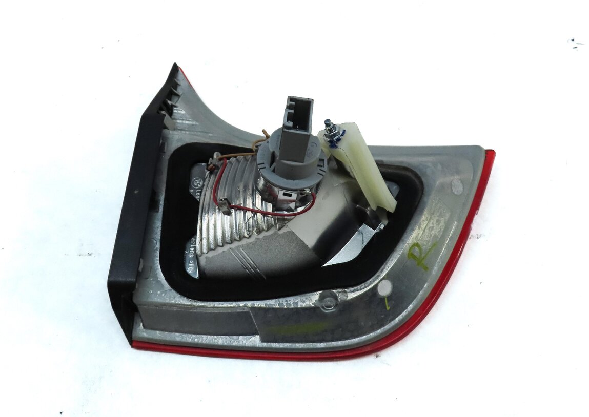 Thumbnail 4: 2008-2012 BMW X6 X6M (E71 E72) RIGHT PASSENGER REAR INNER TAILLIGHT LIGHT LAMP