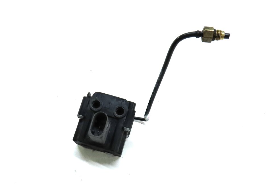 Thumbnail 1: 2012 BMW X6 (E71) AIR SUSPENSION PRESSURE CONTROL VALVE BLOCK 37206789937