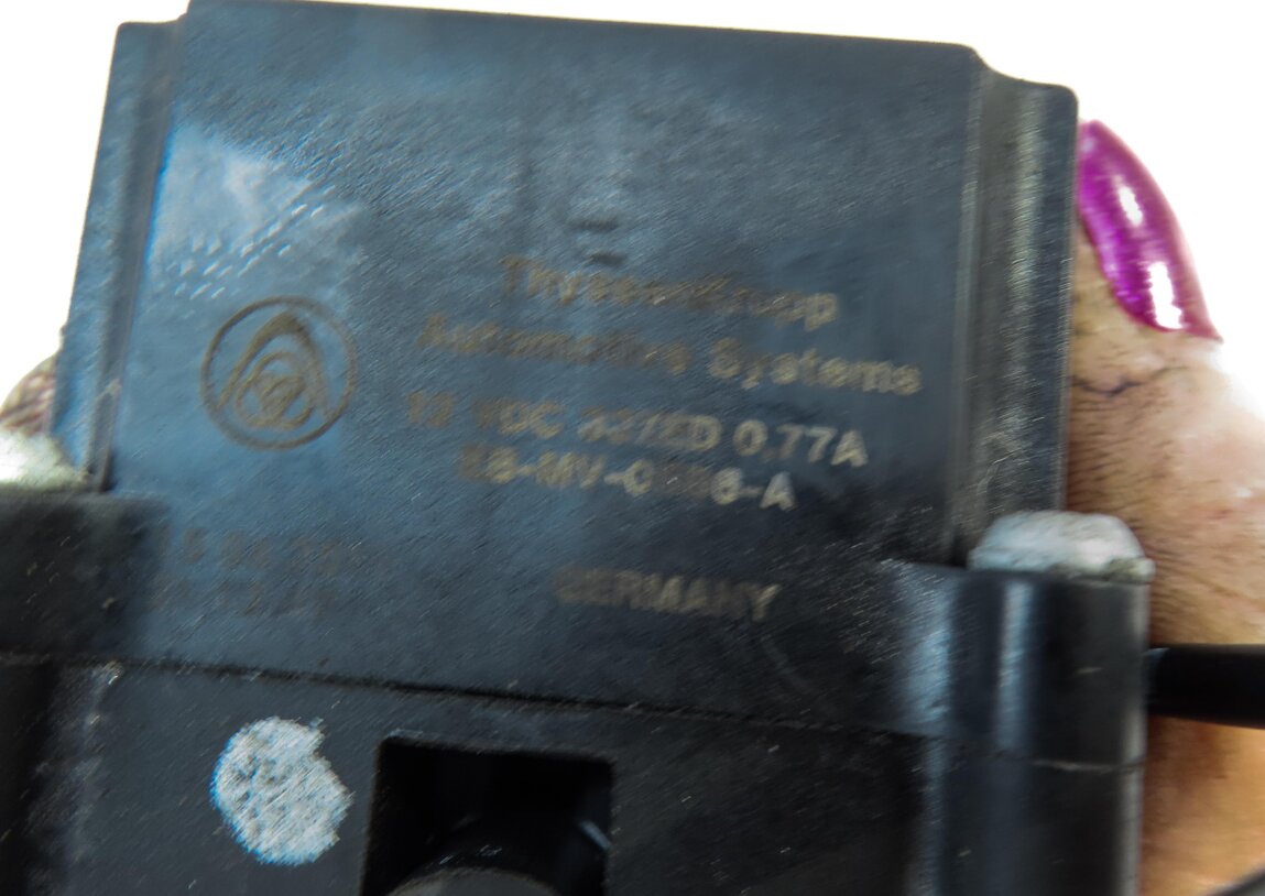 Thumbnail 5: 2012 BMW X6 (E71) AIR SUSPENSION PRESSURE CONTROL VALVE BLOCK 37206789937