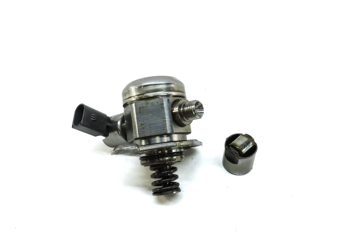 Thumbnail 2: 08-14 BMW 5 6 7 X5 X6 F01 F10 E70 E71 4.4L MECHANICAL HIGH PRESSURE FUEL PUMP