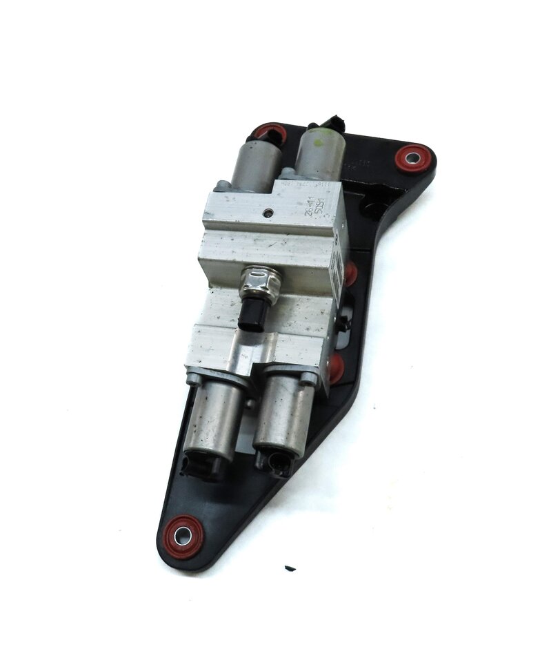 Thumbnail 3: 2012 BMW X6 (E71) DYNAMIC DRIVE SUSPENSION VALVE BLOCK 37206794578