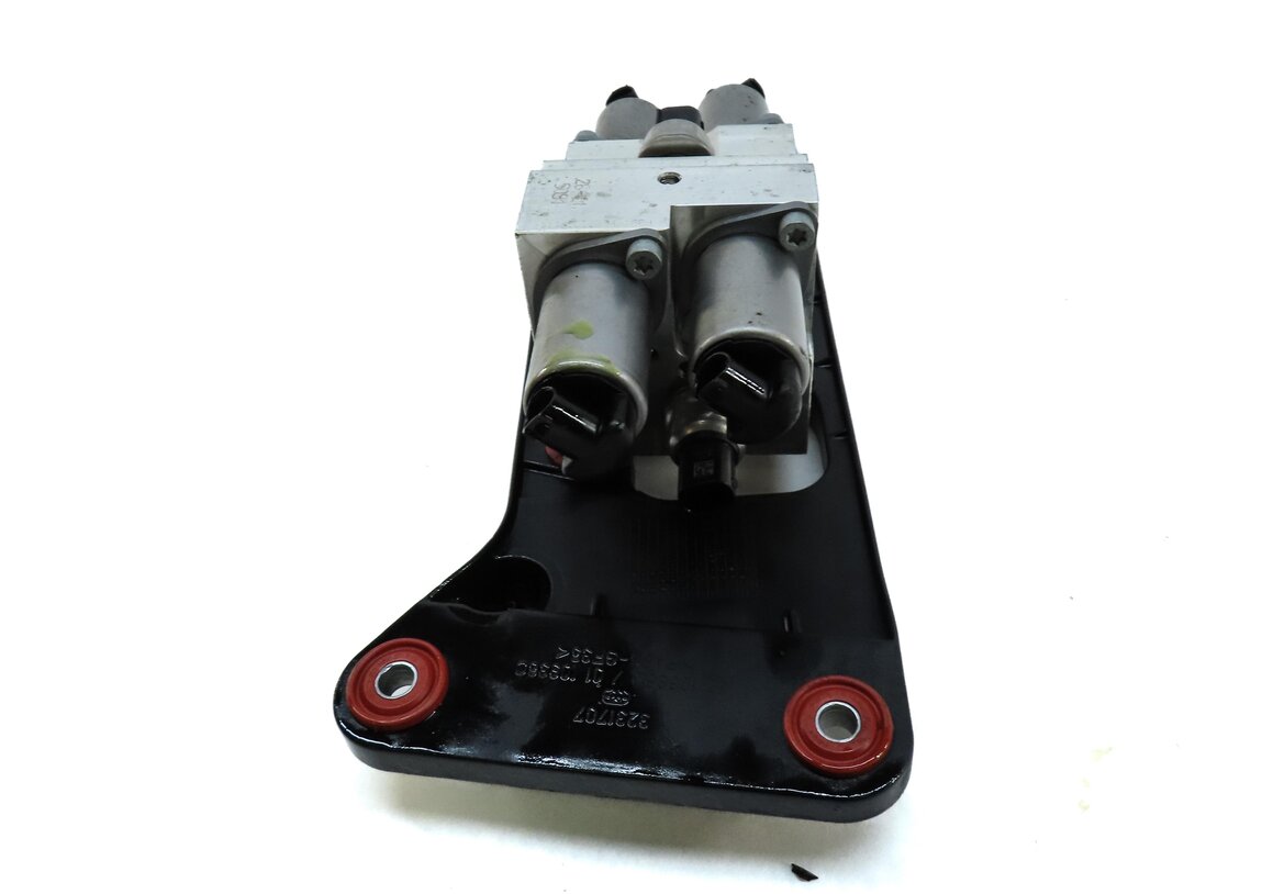 Thumbnail 5: 2012 BMW X6 (E71) DYNAMIC DRIVE SUSPENSION VALVE BLOCK 37206794578