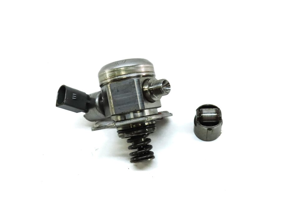 Thumbnail 2: 08-14 BMW 5 6 7 X5 X6 F01 F10 E70 E71 4.4L MECHANICAL HIGH PRESSURE FUEL PUMP