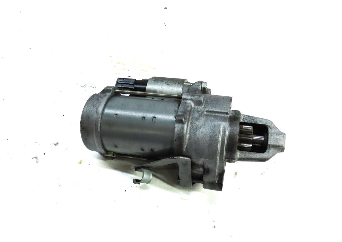 Thumbnail 1: 09-14 BMW 550i 650i 750i B7 X5 X6 (F10 F01 E70 E71) 4.4 TWIN TURBO STARTER MOTOR
