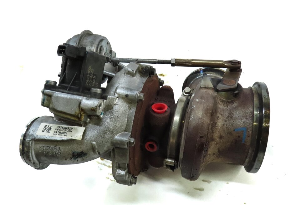 Thumbnail 4: 08-14 BMW 550i 750i X5 X6 (E70 E71 F01 F10) 4.4L N63 ENGINE - LEFT TURBOCHARGER