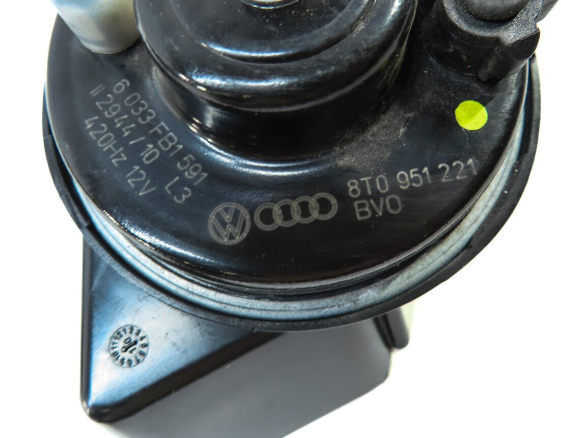 Thumbnail 4: 2008-2017 AUDI A4 A5 S4 S5 Q5 (B8 8K 8R 8T) HIGH & LOW TONE SAFETY HORN SET