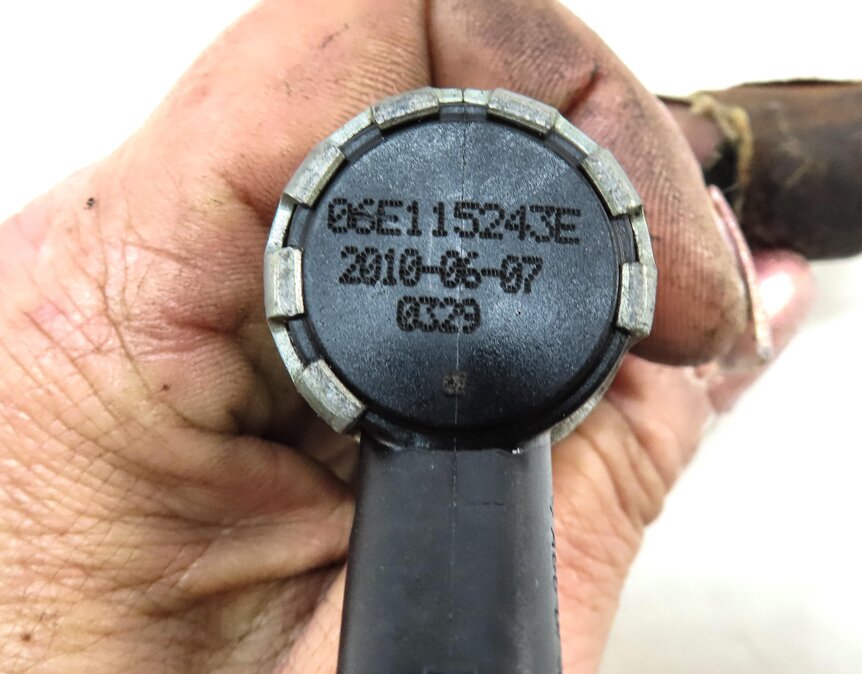 Thumbnail 2: 2011 AUDI Q5 (B8 8R) 3.2L CALB FSI ENGINE CAMSHAFT OIL PRESSURE SOLENOID
