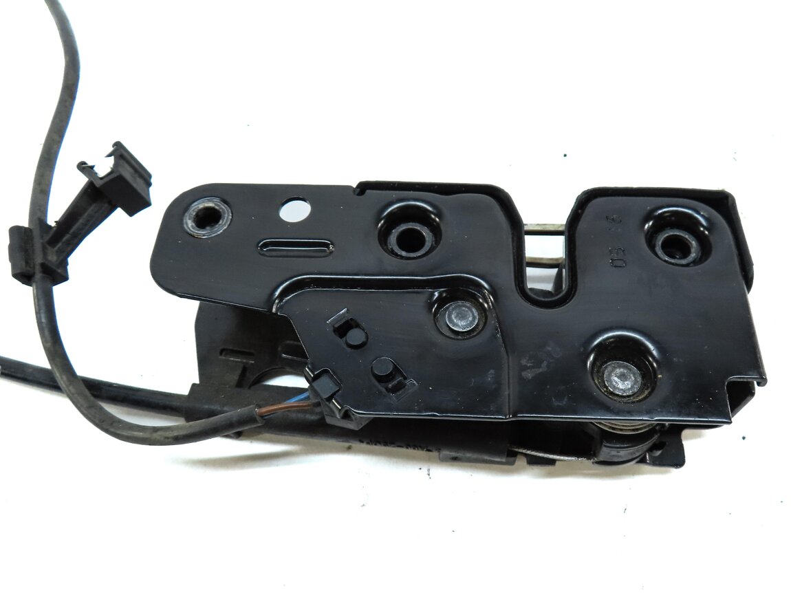 Thumbnail 3: 2011 AUDI Q5 (B8 8R) FRONT LOWER HOOD LOCK LATCH STRIKER PLATE