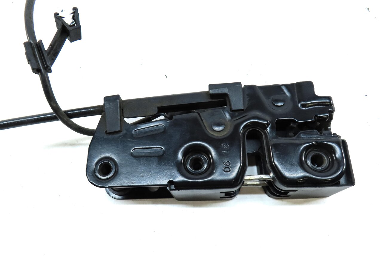 Thumbnail 4: 2011 AUDI Q5 (B8 8R) FRONT LOWER HOOD LOCK LATCH STRIKER PLATE