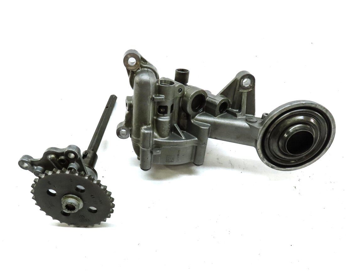 2011 AUDI Q5 (B8 8R) 3.2L CALB ENGINE OIL PUMP