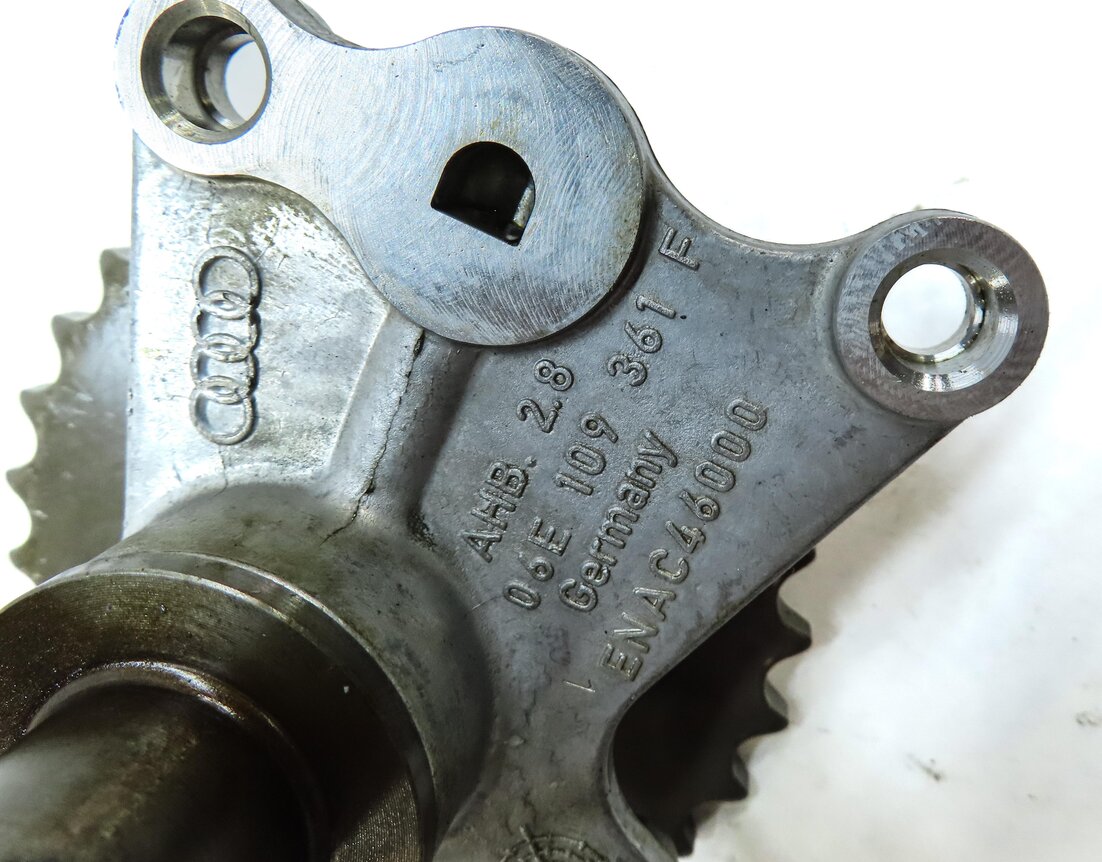 Thumbnail 5: 2011 AUDI Q5 (B8 8R) 3.2L CALB ENGINE OIL PUMP