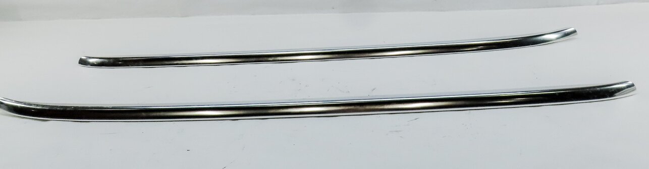 Thumbnail 2: 2011 AUDI Q5 (B8 8R) LEFT & RIGHT ROOF RACK RAIL SET-2 (SILVER)