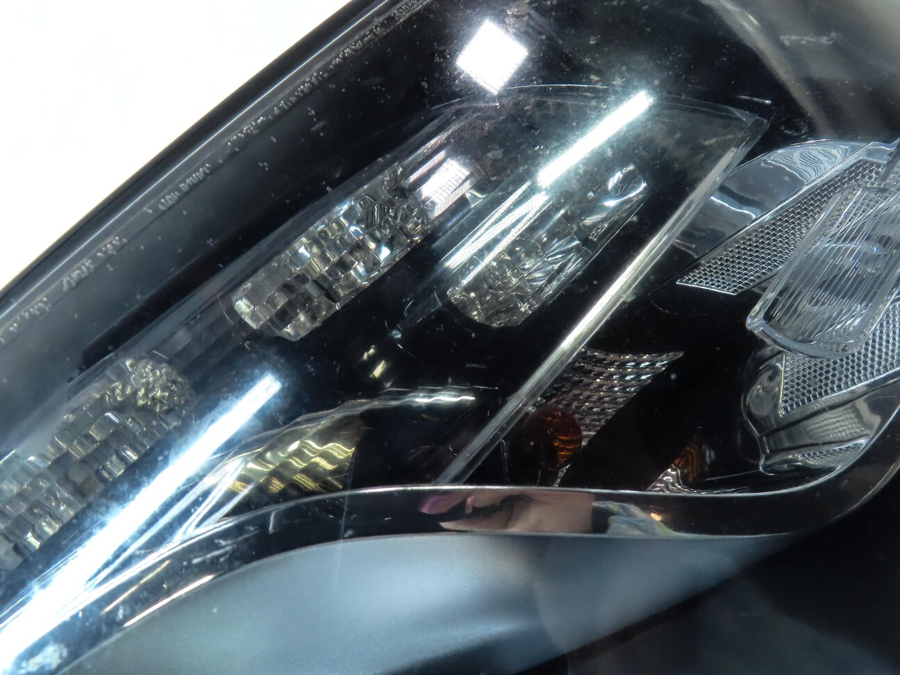 Thumbnail 10: 2009-2012 AUDI Q5 (8R) RIGHT PASSENGER HID XENON HEADLIGHT LIGHT LAMP (NON AFS)