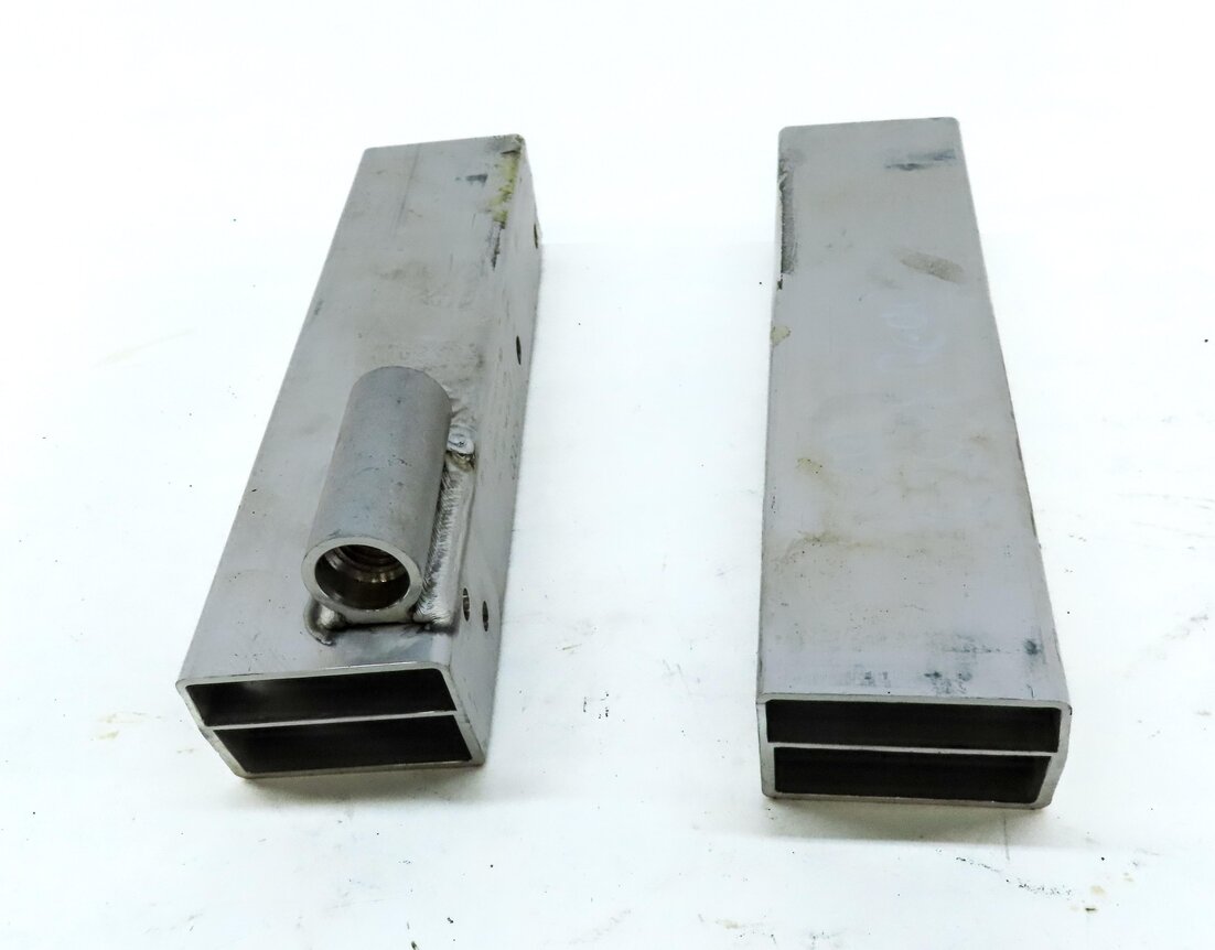 Thumbnail 2: 2009-2017 AUDI Q5 SQ5 (B8 8R) REAR LEFT & RIGHT BUMPER REINFORCEMENT BRACKET SET