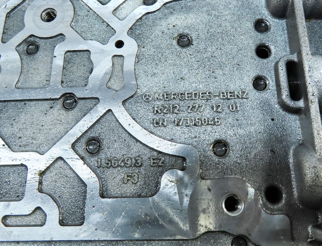Thumbnail 3: 12-15 MERCEDES C250 C350 SLK250 SLK350 (R172 W204) TRANSMISSION VALVE BODY BLOCK