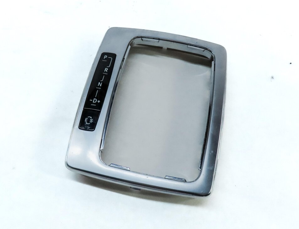 2012 MERCEDES C CLASS (W204) CENTER CONSOLE SHIFT INDICATOR TRIM (CHROME)