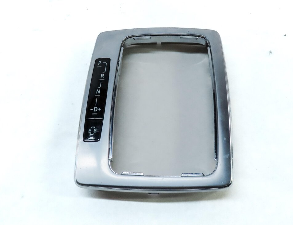 Thumbnail 3: 2012 MERCEDES C CLASS (W204) CENTER CONSOLE SHIFT INDICATOR TRIM (CHROME)