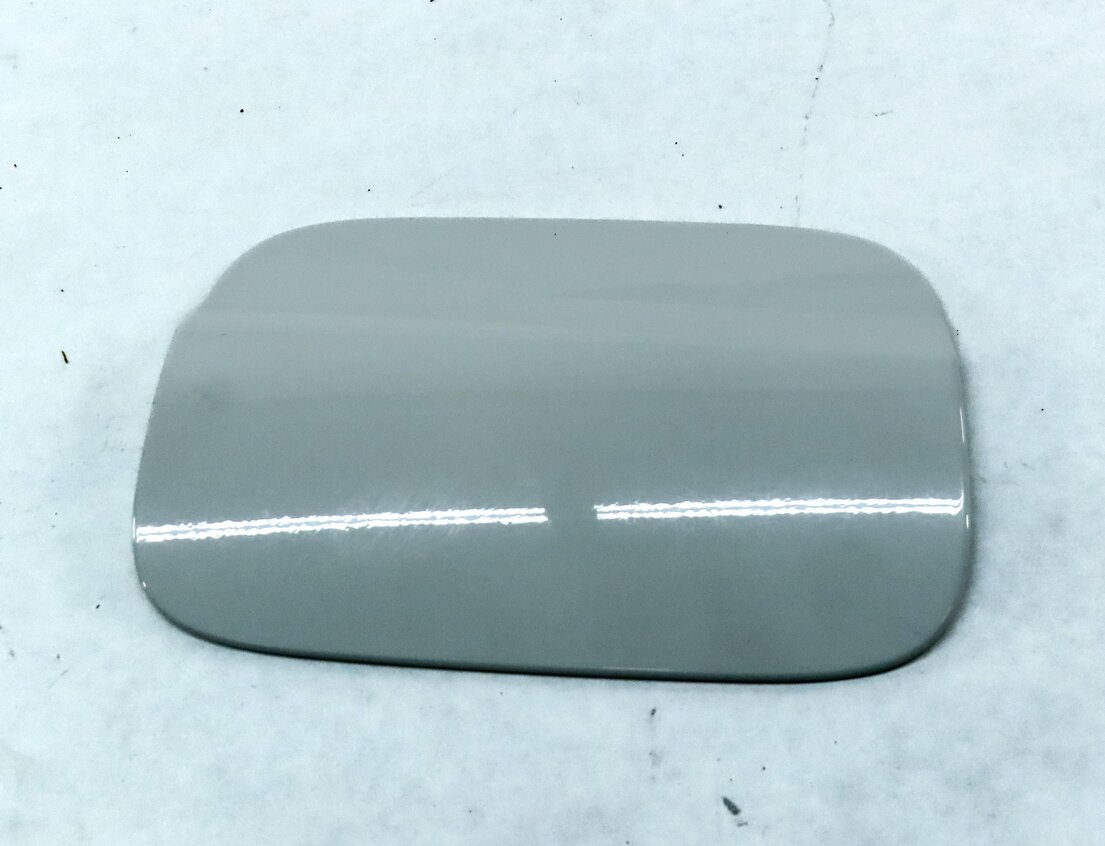 Thumbnail 3: 2008-2014 MERCEDES C250 C300 C350 C63 (W204) FUEL TANK DOOR (CALCITE WHITE)