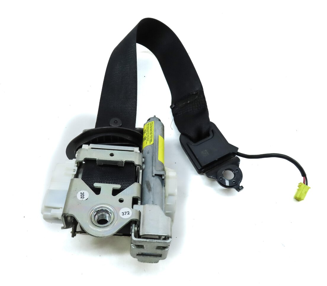 Thumbnail 3: 12-14 MERCEDES C-CLASS W204 SEDAN FRONT RIGHT PASSENGER SEATBELT RETRACTOR BLACK